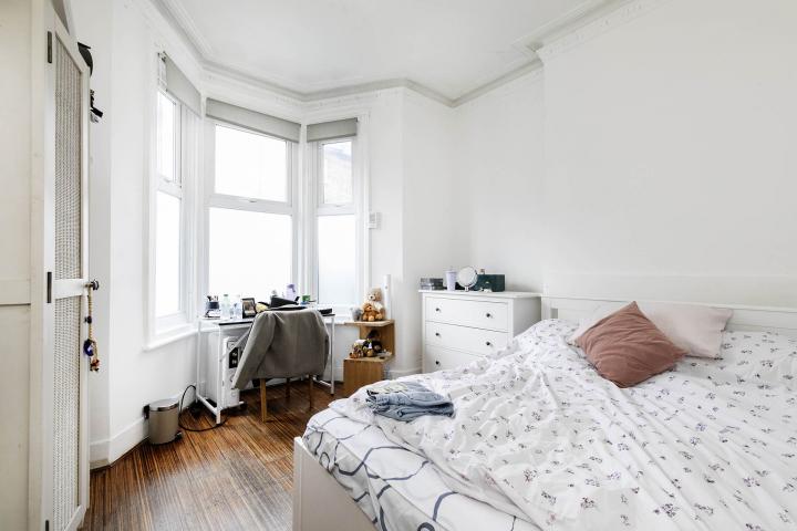 			3 Bedroom, 1 bath, 1 reception Ground Floor Flat			 Loveridge Road, West Hampstead